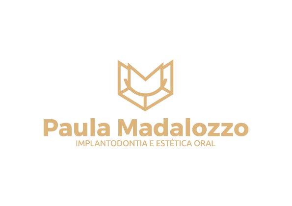 Featured image for “Gengiva retraída junto aos implantes, qual é a causa?”